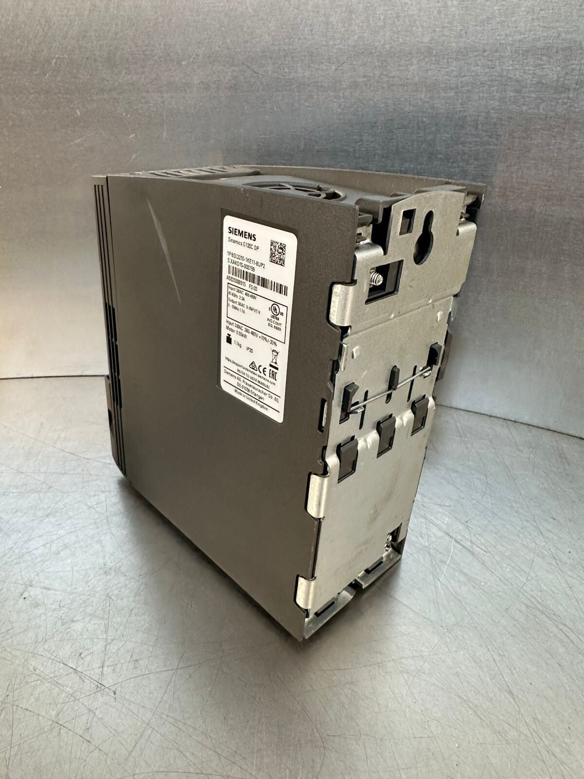 Siemens 6SL3210-1KE11-8UP2 Sinamics G120C-DP A5E35388915 FS:03  (4.3.4)