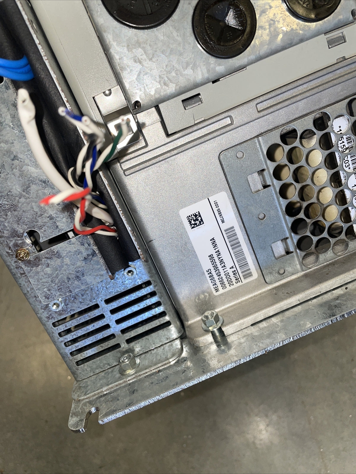 ALLEN BRADLEY  20DD011A3NYNA1NNA /A  PowerFlex 700S 7.5HP 3Ph 0-320Hz 480V   @2A