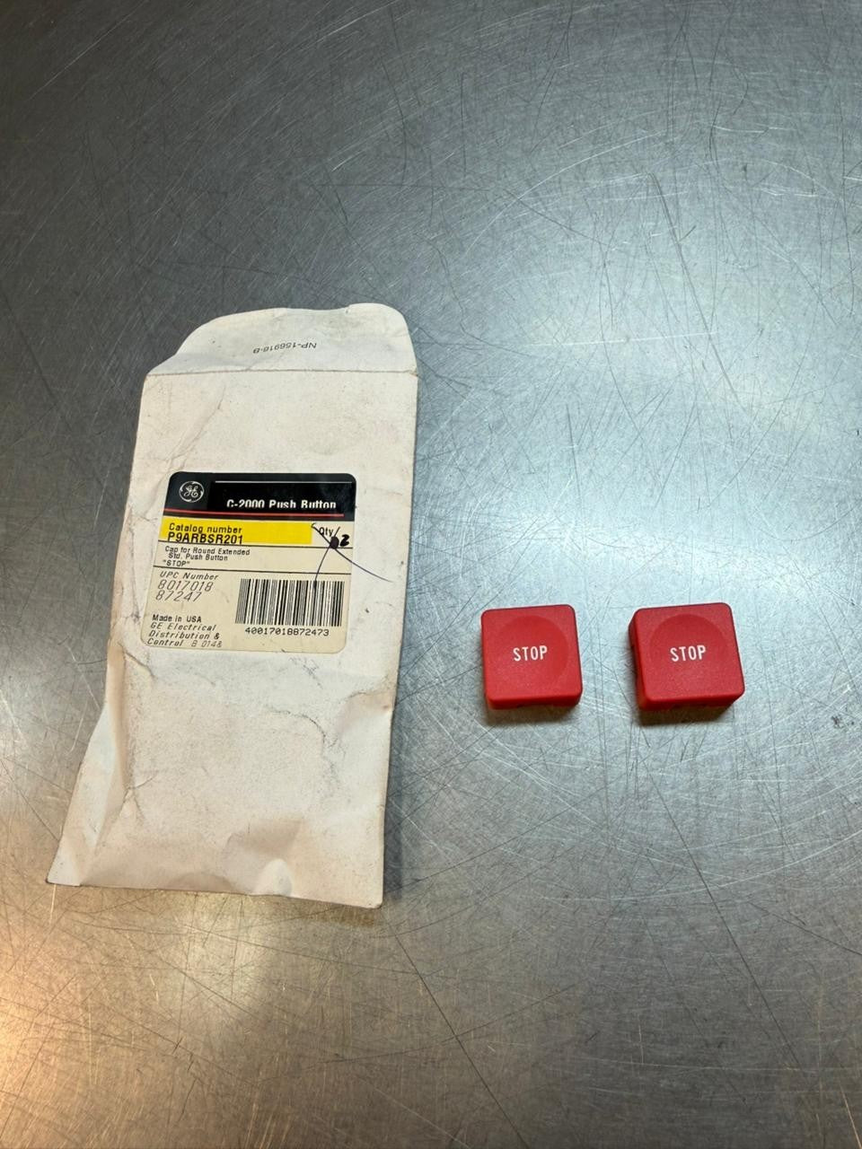 Ge P9ARBSR201 C-2000 Caps for Stop Push Button - Lot of 2 Und     (7.3.2)