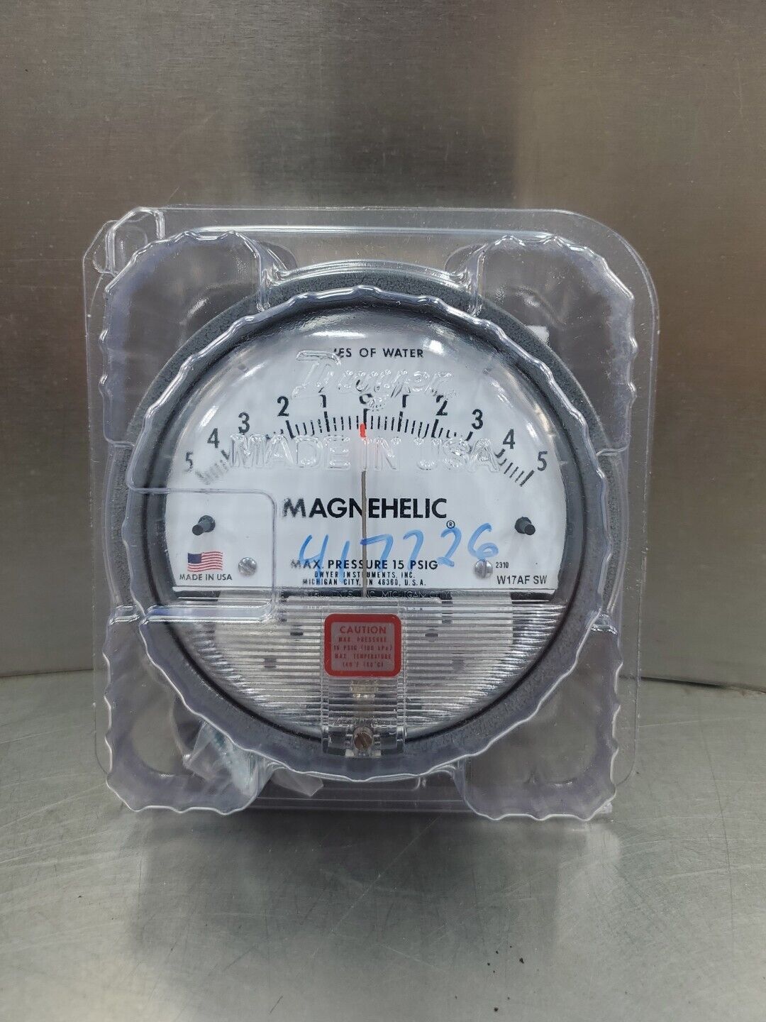 Dwyer Magnehelic W17AF SW Pressure Gauge.                                  6B-11
