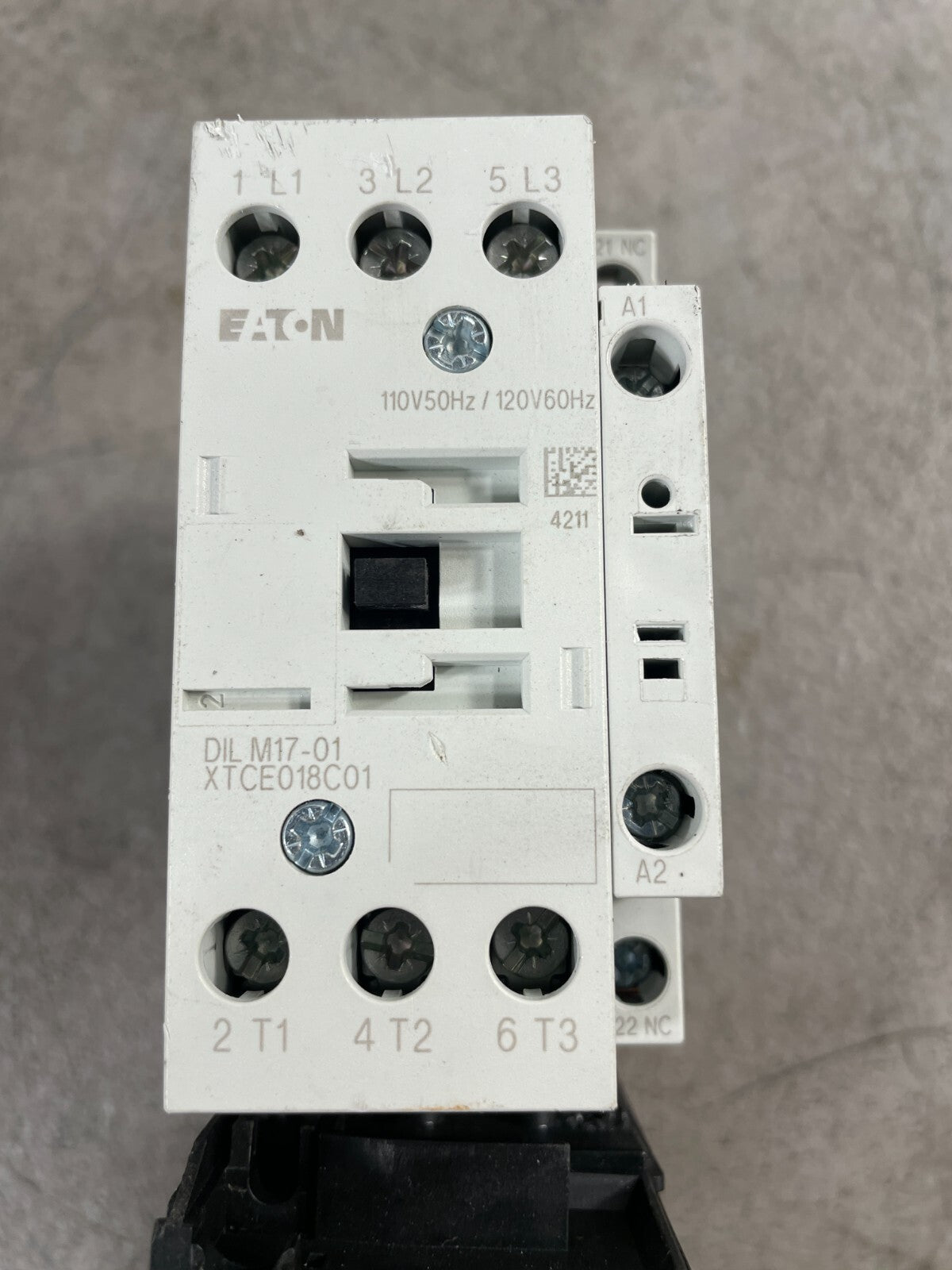 Eaton DILM17-01 XTCE018C01 White & Black 15HP 17amps 240VAC Coil Contact @3.3.5