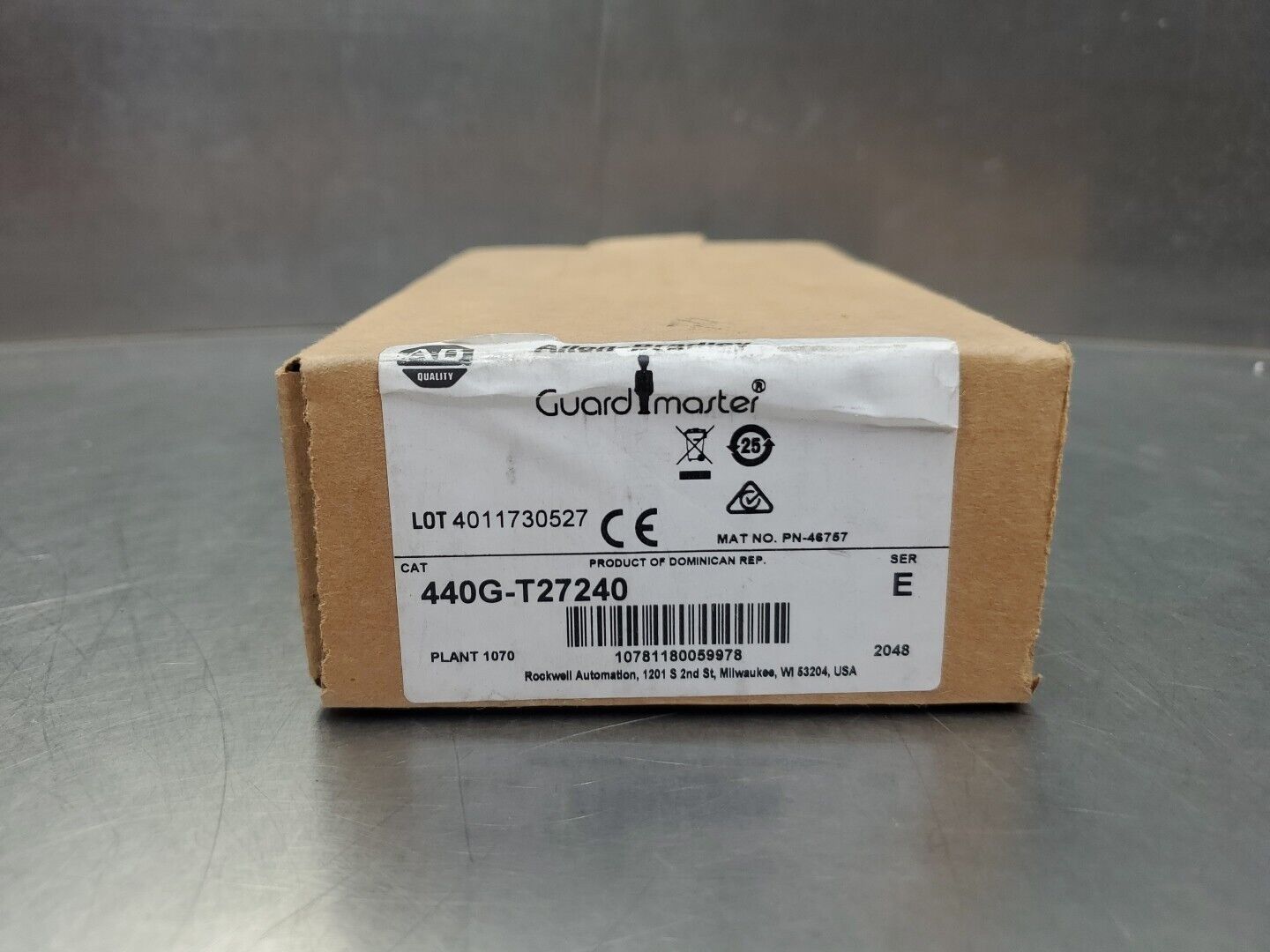 Allen-Bradley 440G-T27240 Ser E GuardMaster Safety Switch.                  5E-8