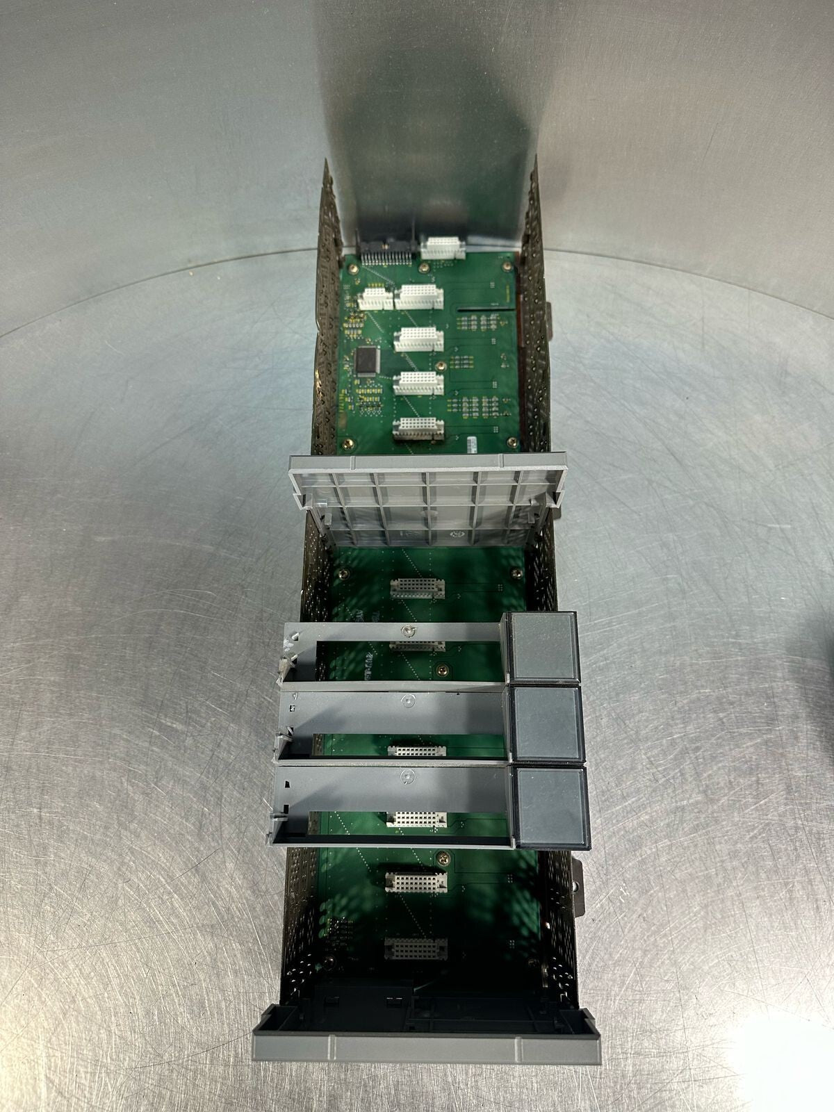 Allen Bradley 1746-A13 /B       13 Slot Rack SLC 500                (8.5.6)