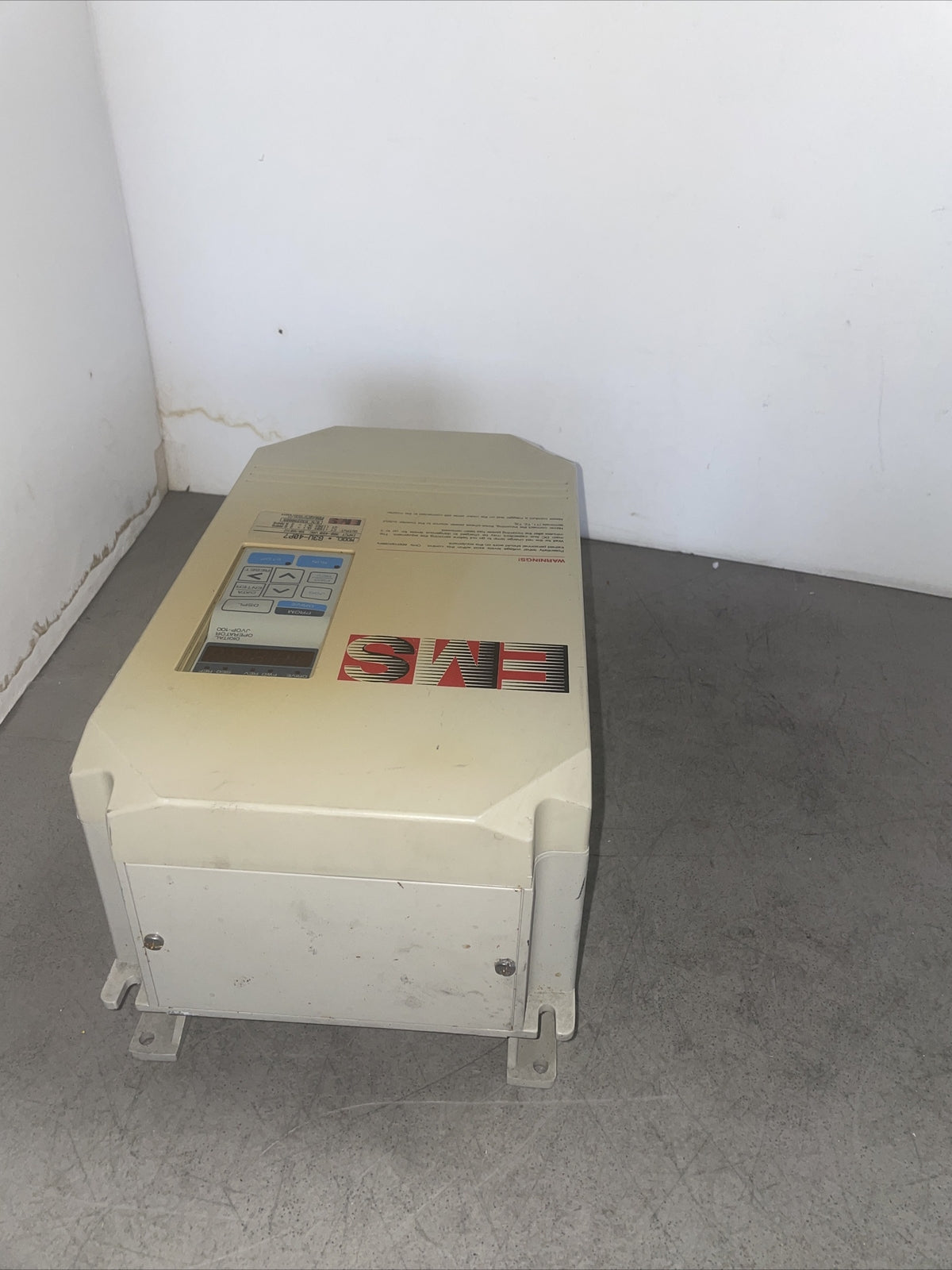 EMS DRIVE CIMR-G3U40P7 380-460V @3A