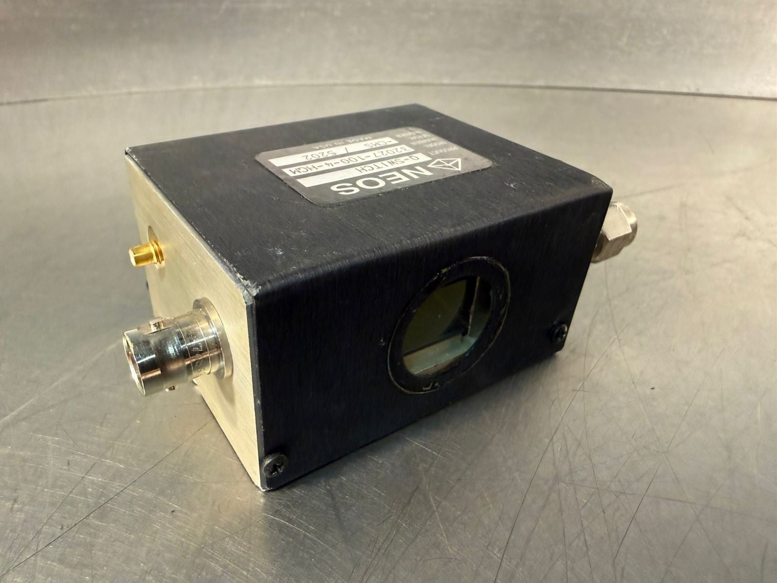 Neos Q-switch 33027-100-4  /  33027-100-4-HGM                      (7.2.3)