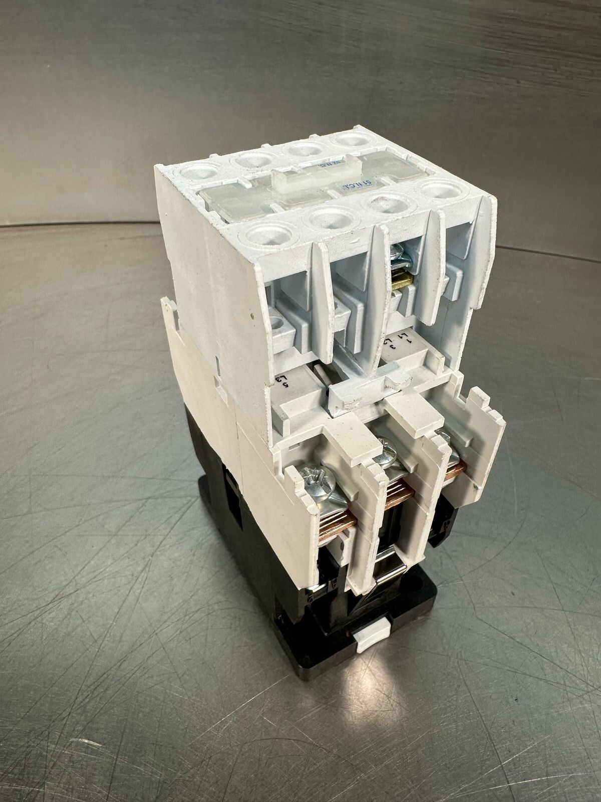 Eaton Cutler-Hammer C320KGT8 SER. A2 TERMINAL BLOCK (7.2.5)