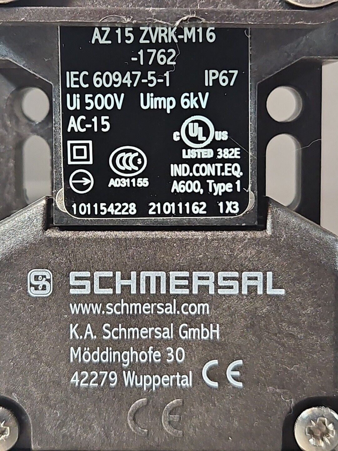 Schmersal  Schmersal AZ15ZVRK-M16-1762  S  Safety Door Swicht            loc3E35