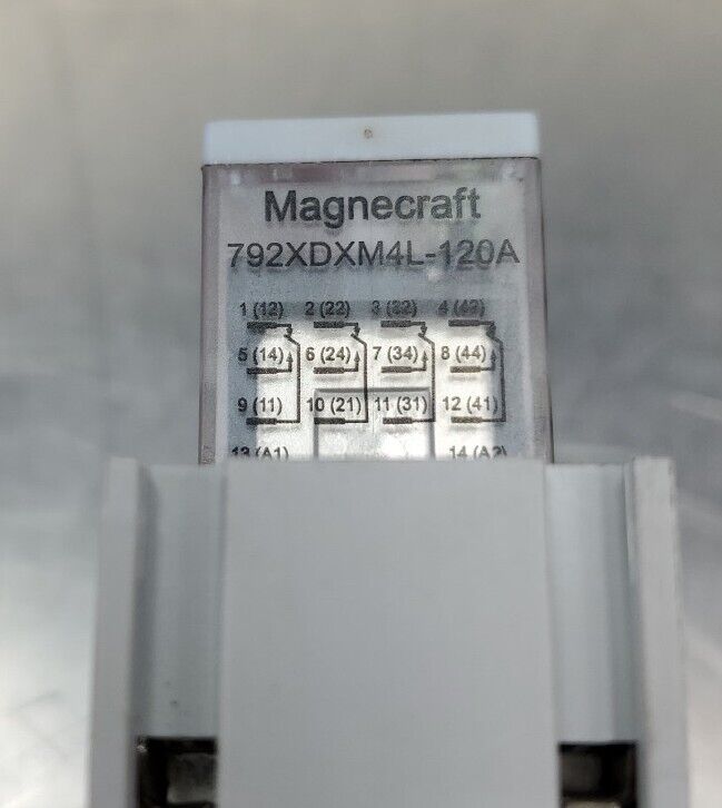 SCHNEIDER ELECTRIC 792XDXM4L-120A 120VAC/30VDC RELAY w/70-782E14-1 Base.   4E-35