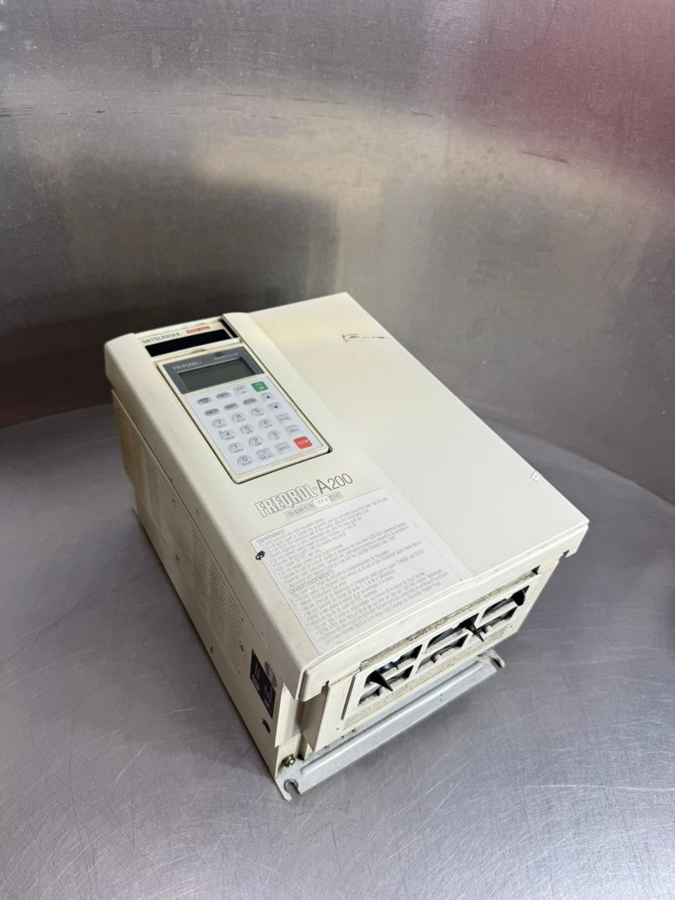 Mitsubishi FR-A240-5.5K   380-460V -Freqrol-A200 FR-A240-5.5K-TF2 (10.4.5)
