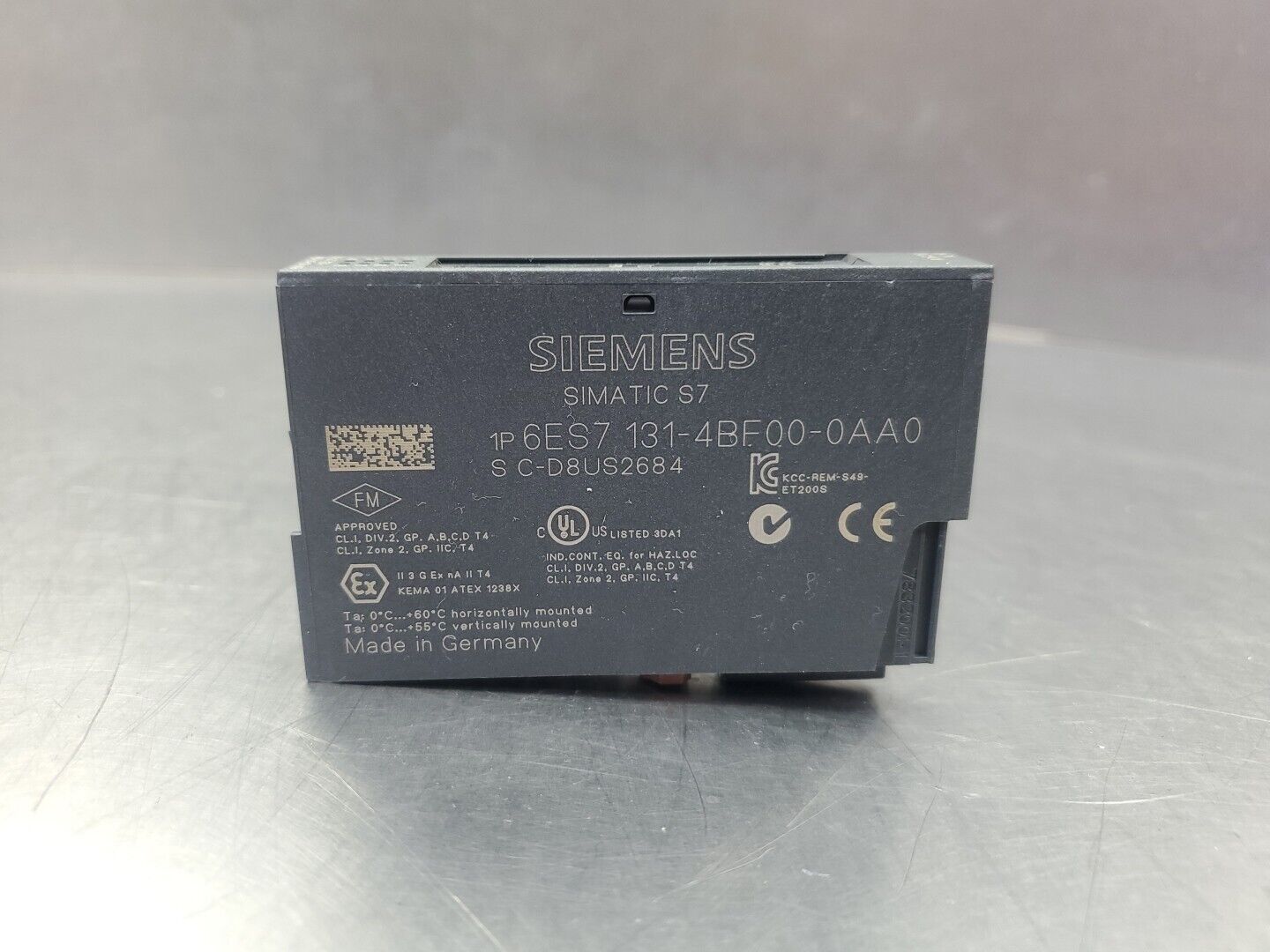 44038300