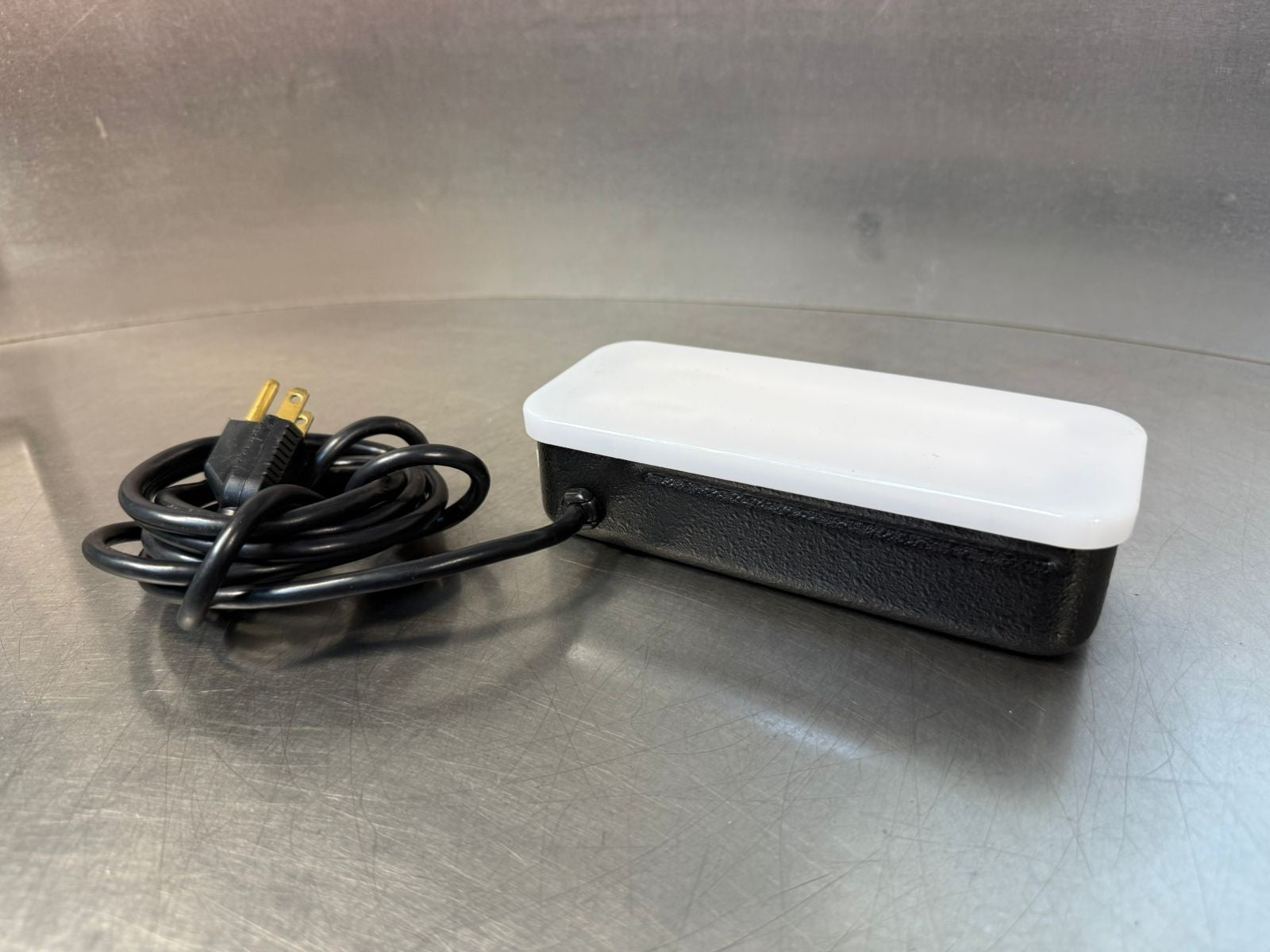 Leica Cat: 313366 120Volts 60HZ 9.5 Watts                          (6.3.1)