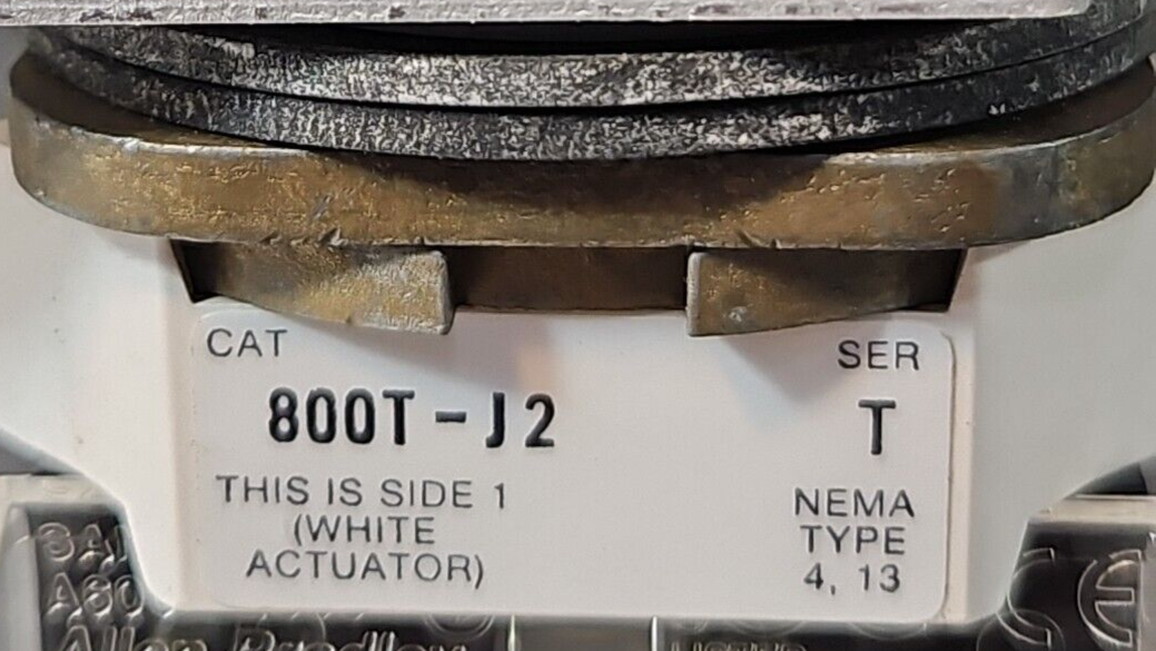 Allen Bradley 800T-J2 Series T 3 Position Selector Switch                loc4B18