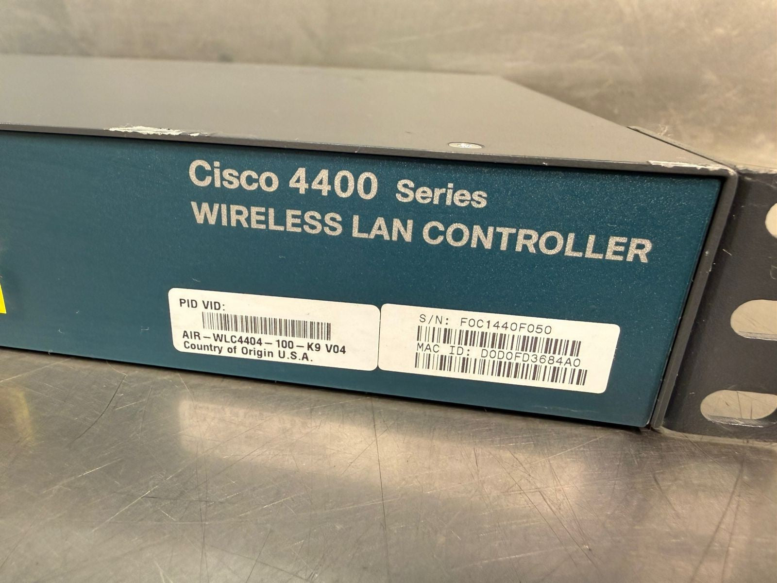 Cisco 4404-100-AP AIR-WLC4404-100-K9 Wireless LAN Controller      (11.5.4)