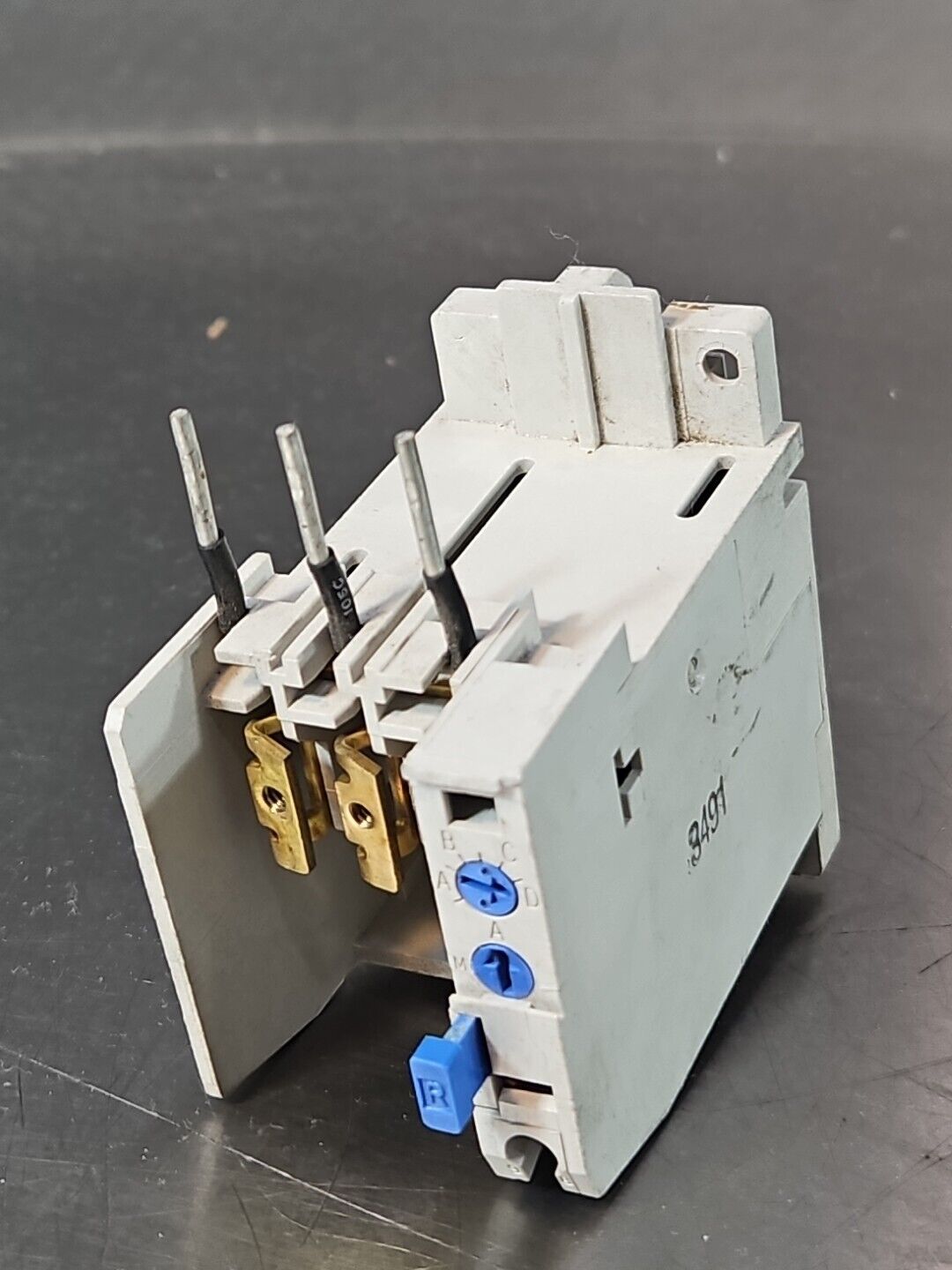 Cutler-Hammer C306DN3 Thermal Overload Relay Base                         loc4C4