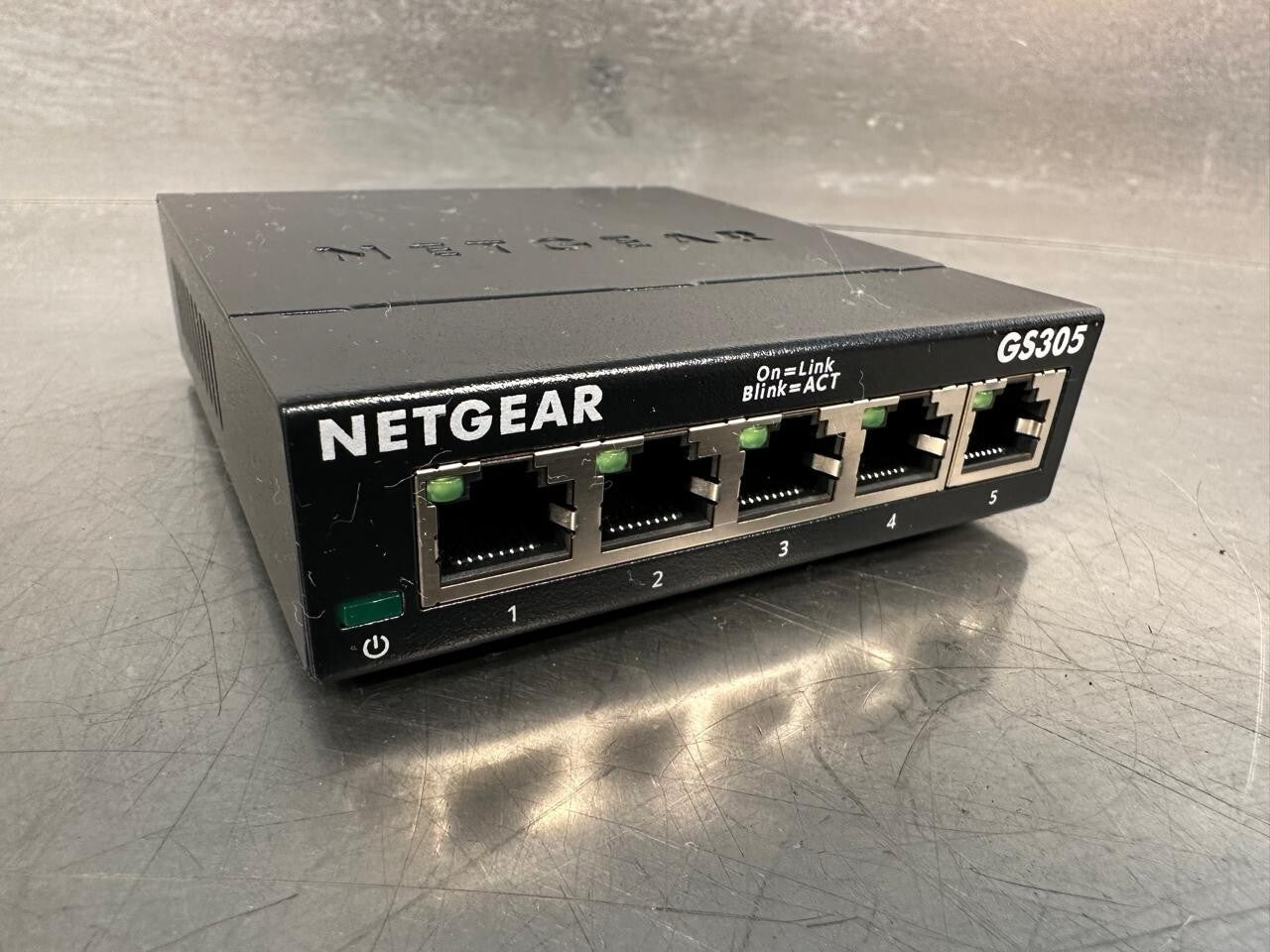 Netgear GS305v3 5 Port Gigabit Ethernet Switch     (6.3.4)