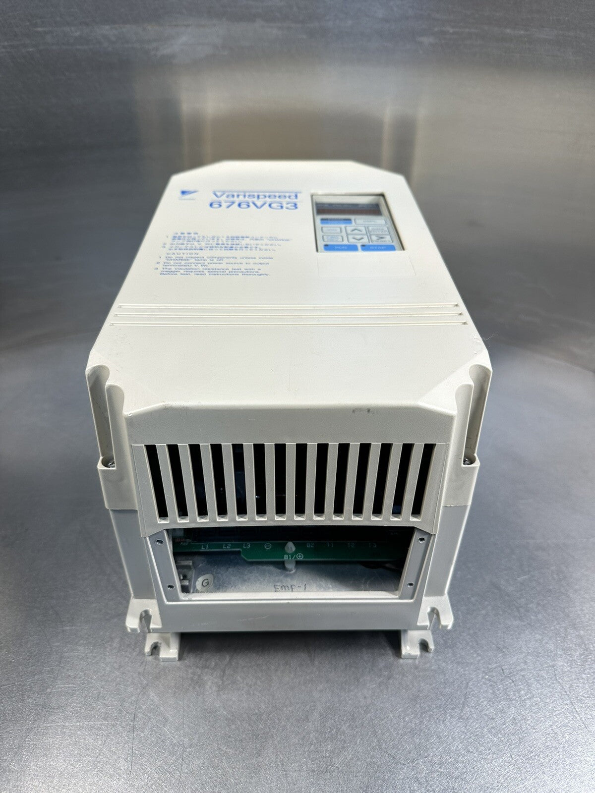 YASKAWA 676VG3  - CIMR-VGU40P7 frequency converter operation.  (Bin 1.1.3)