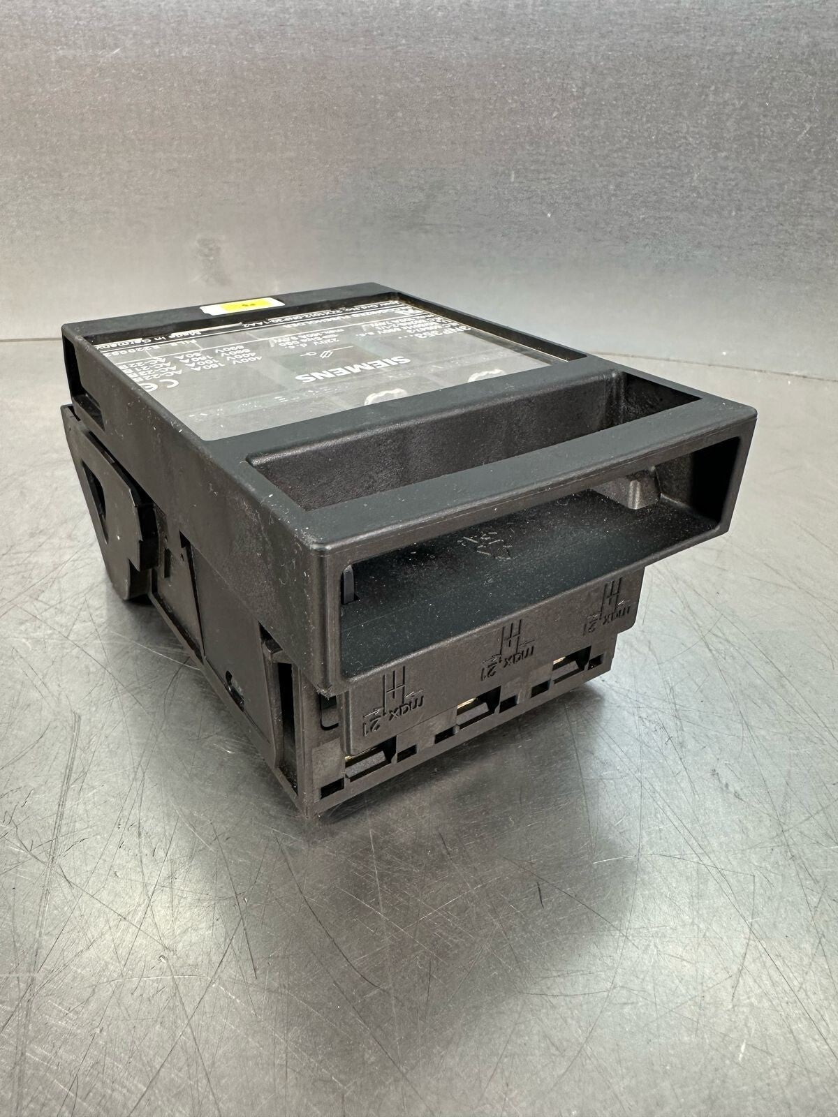 Siemens 3NP353 3ZX1012-0NP30—1AA2 Disconnect Fuse + 2 units x 40A  (7.4.5)