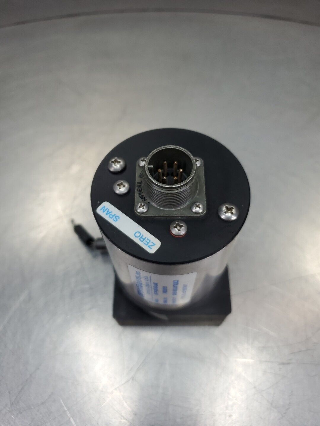 UniMeasure HX-P420-50-L4M Transducer, User Adjustable 4 to 20 mA.          6D-7