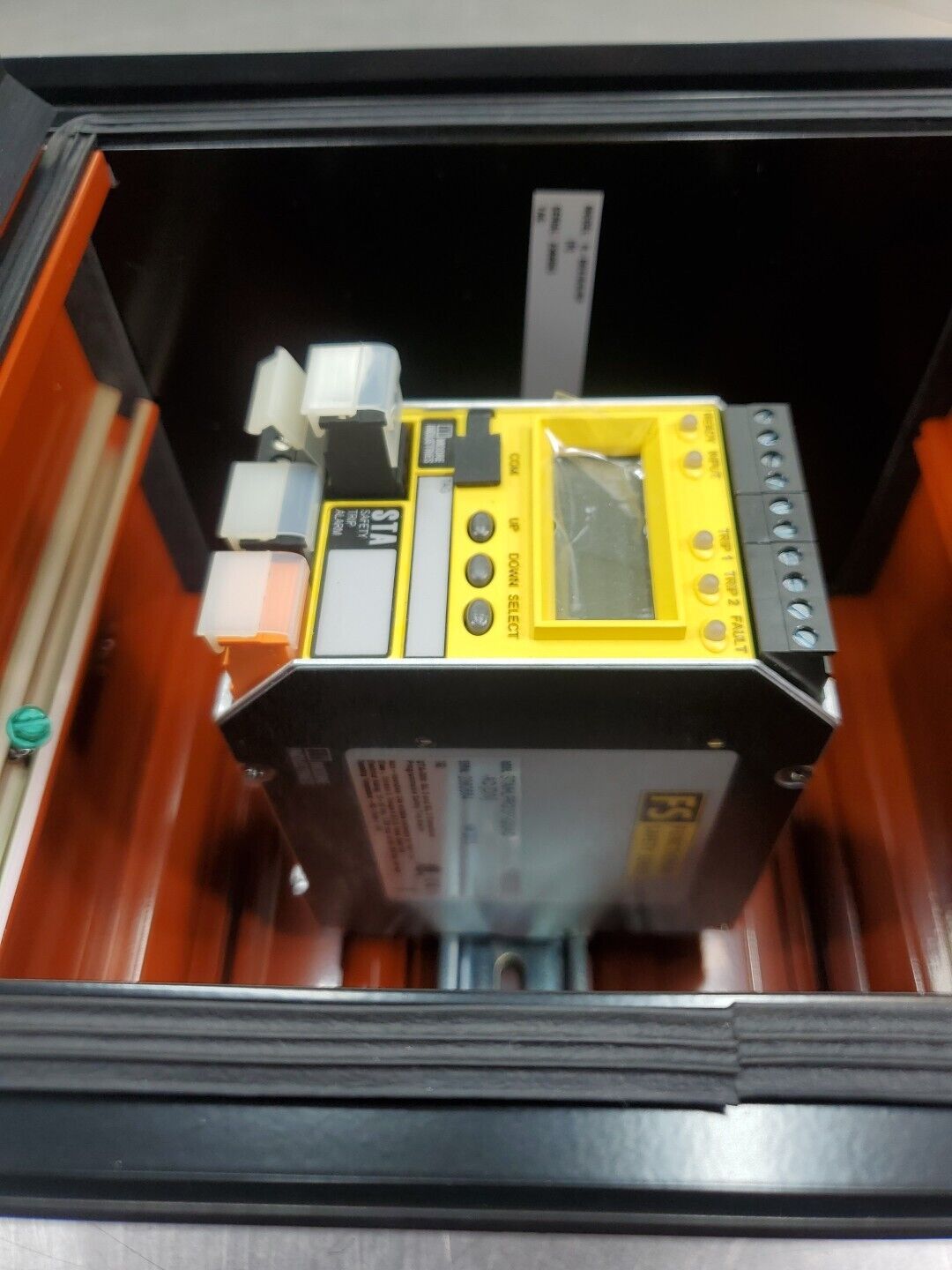 MOORE INDUSTRIES STA/HLPRG/3PRG-UAC(DIN) Trip Alarm Module w/Case Mount.   3A-29