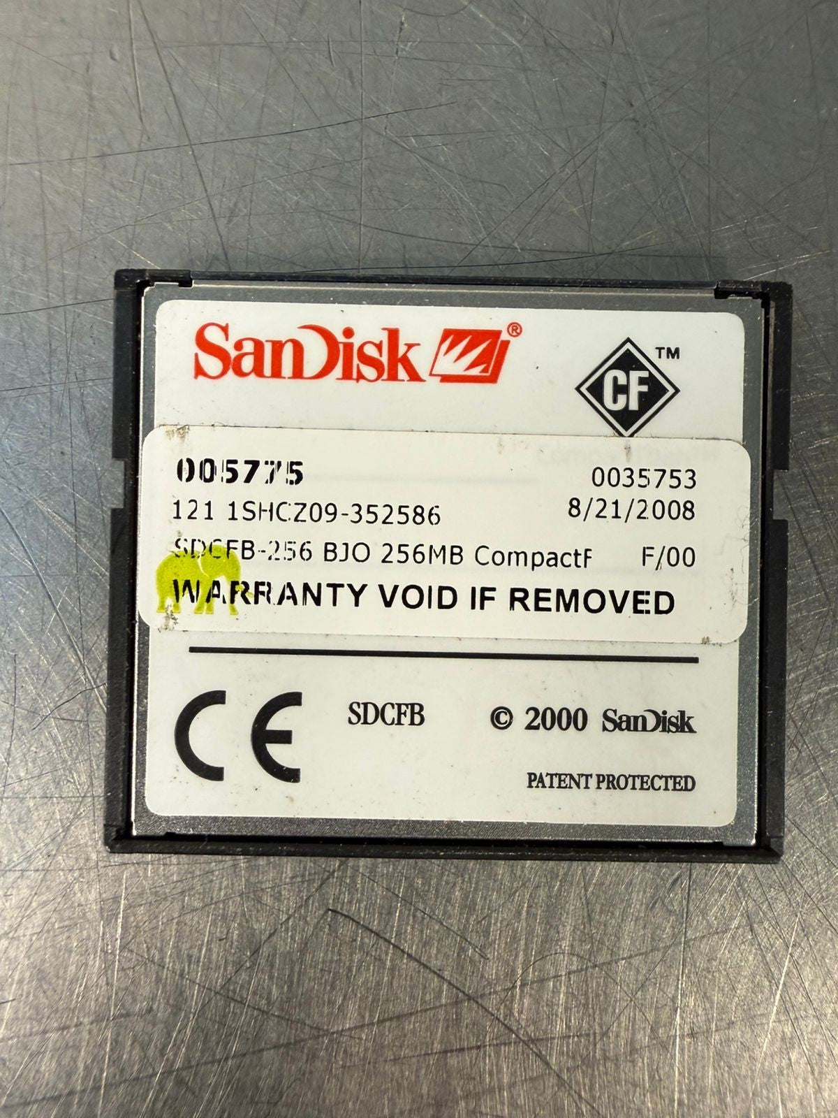 Sandisk SDCFB-256   256MB  CompactFlash, 121-1SHCZ09-352586      (5.4.2)