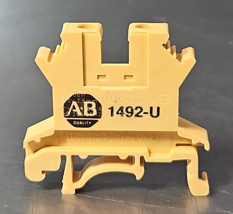 Allen-Bradley 1492-U Terminal Block Type: UK2,5B  LOT OF 36              loc3E36