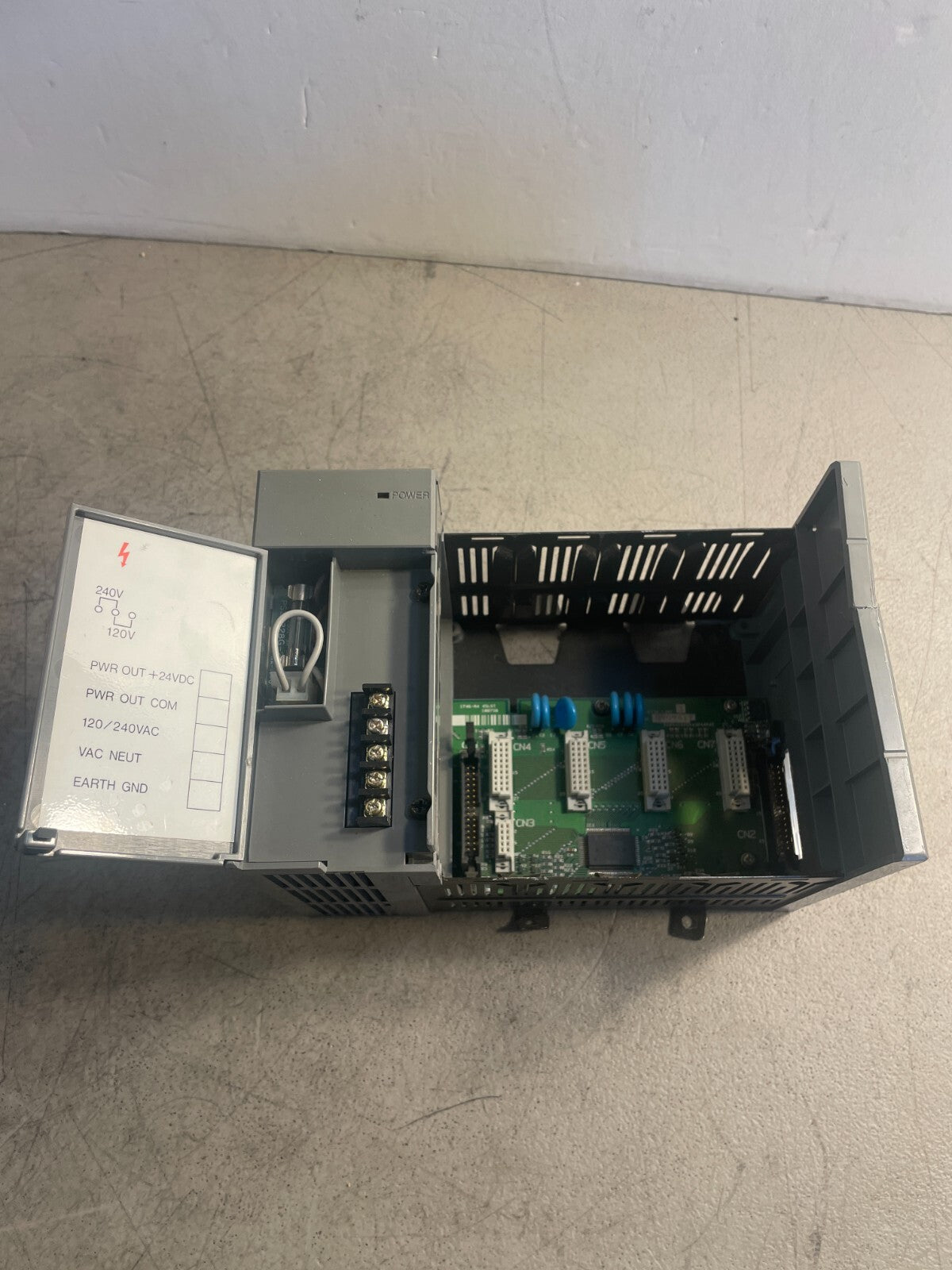 Eaton ALLEN BRADLEY SLC-500 1746-A4  4-Slot Rack 120/240VAC PS MODULE @1D