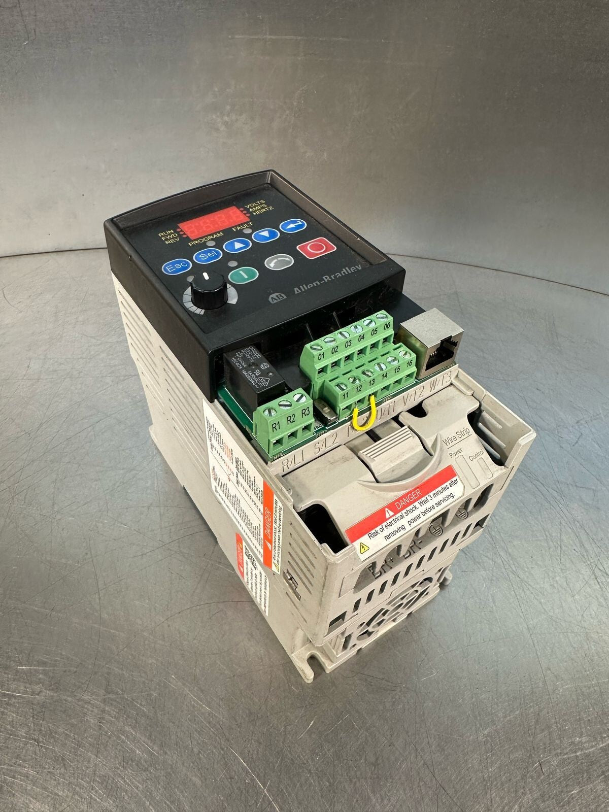 Allen-Bradley 22A-D1P4N104 /A    22AD1P4N104                        (4.5.3)