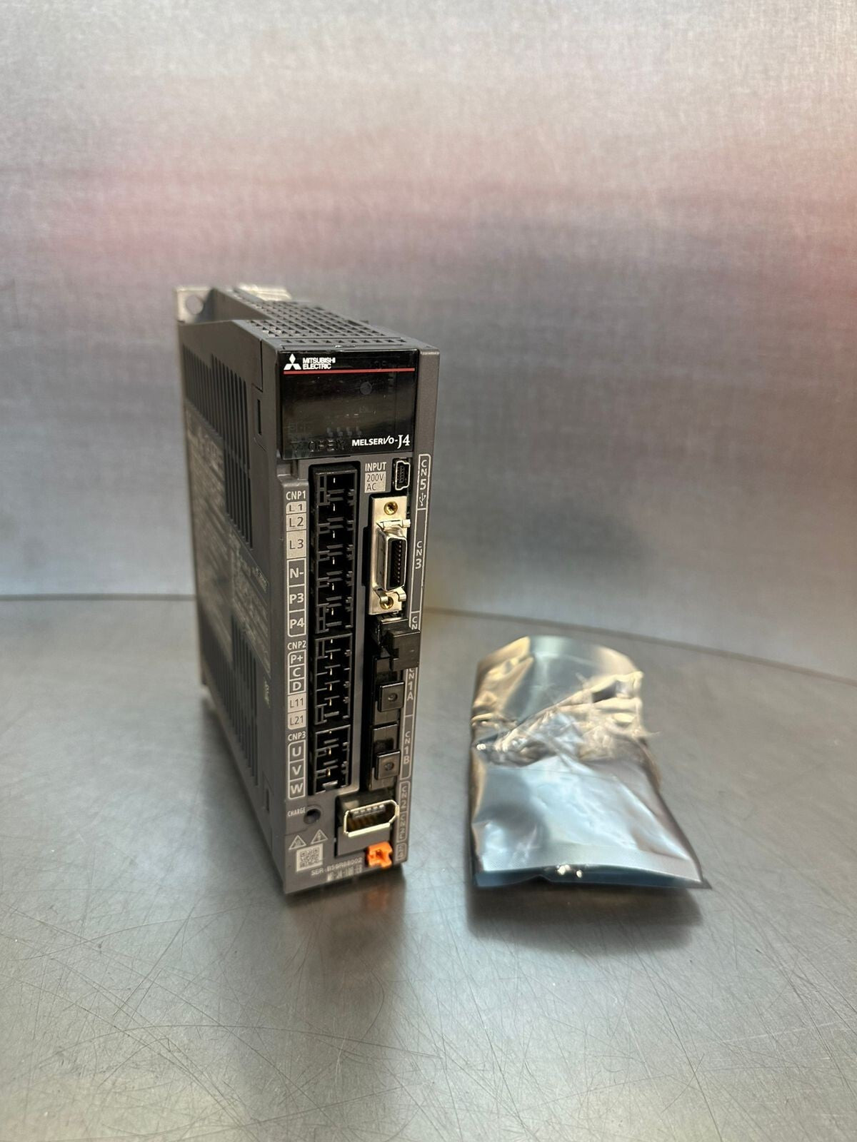 Mitsubishi MR-J4-10B-EB Ac Servo 100W Out 3Ph 170V 0-360Hz     (7.5.4)