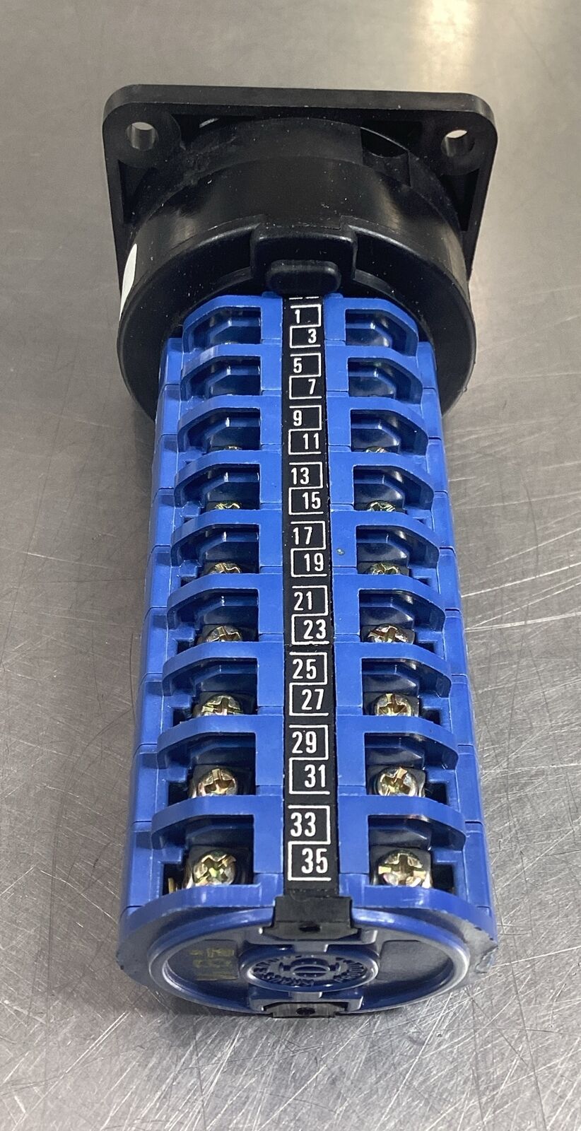 Kraus & Naimer  C10B A373-600  Selector Switch        4D-27