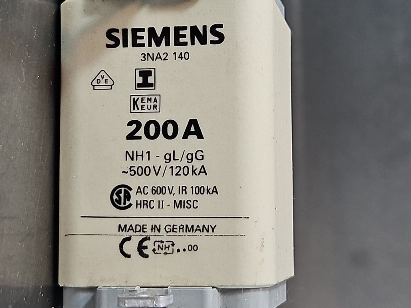 Siemens 3NA2 140 Fuse Link 200A                                           loc4D2