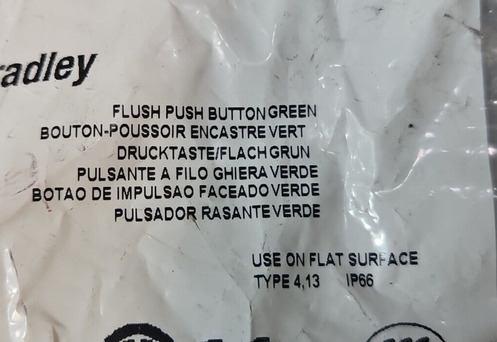 Allen Bradley 800FM-F3MX10 SerA Green Flush Non-Illuminated Push Button (BIN424)