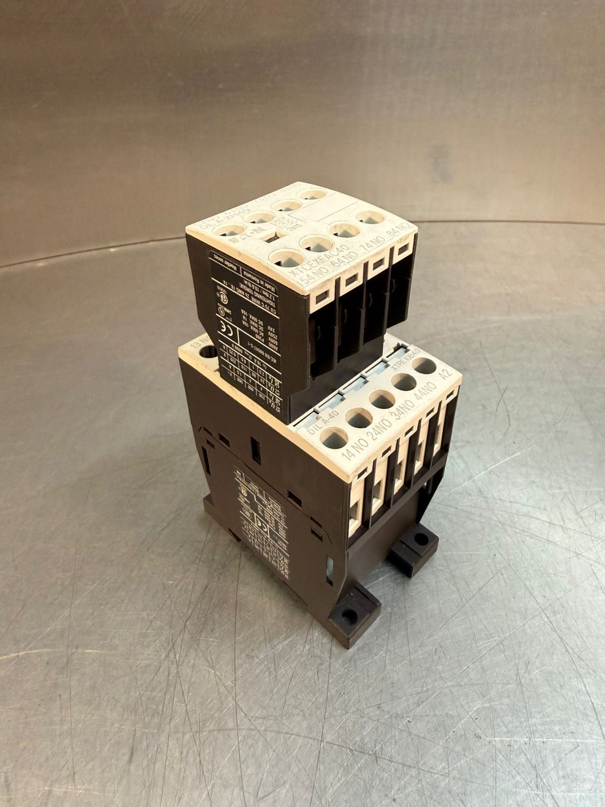 Eaton DIL  A-40. Contactor Relay.   XTRE10B40 w/ XTCEXFAC40        (9.3.4)