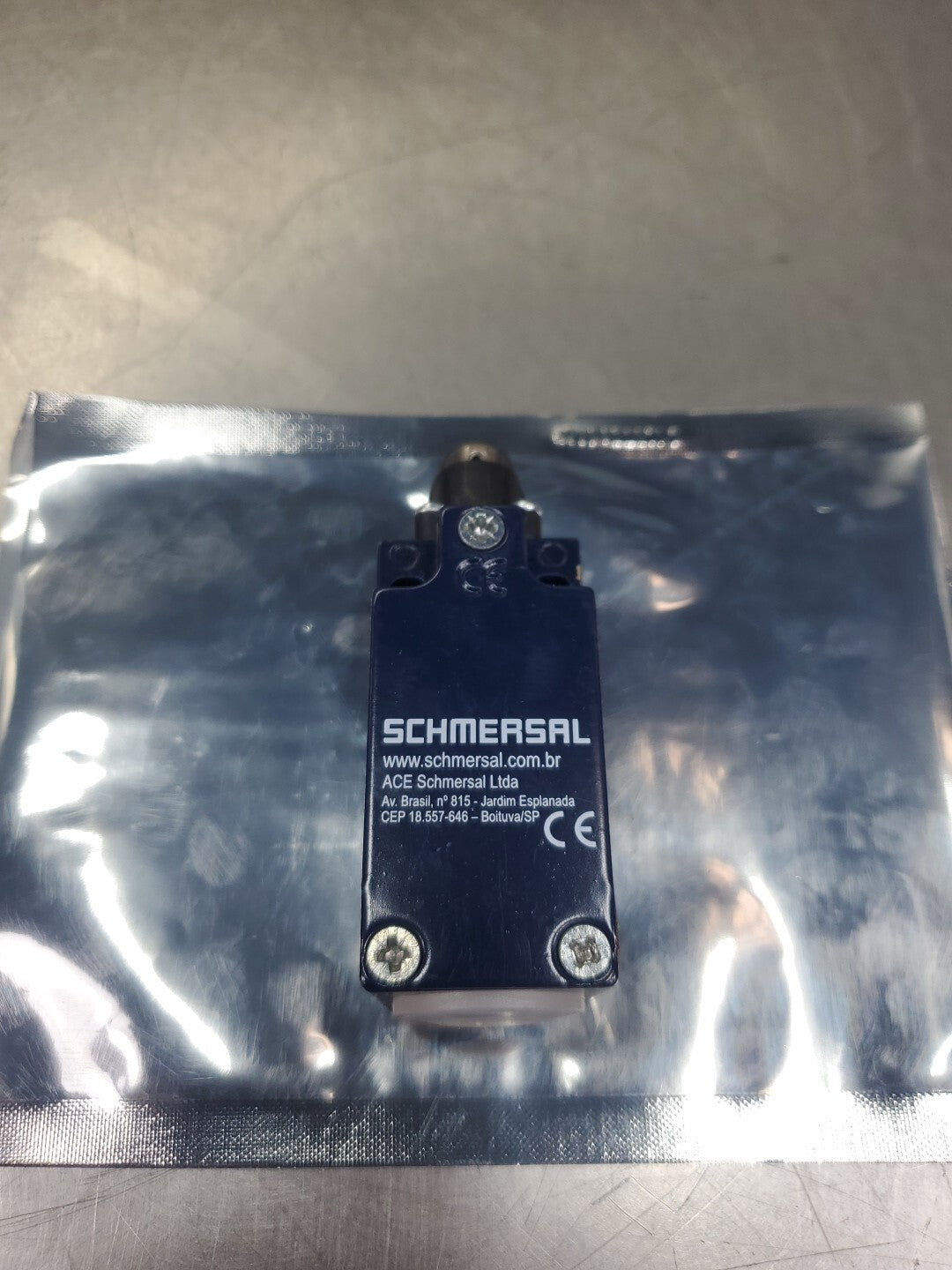 47743885