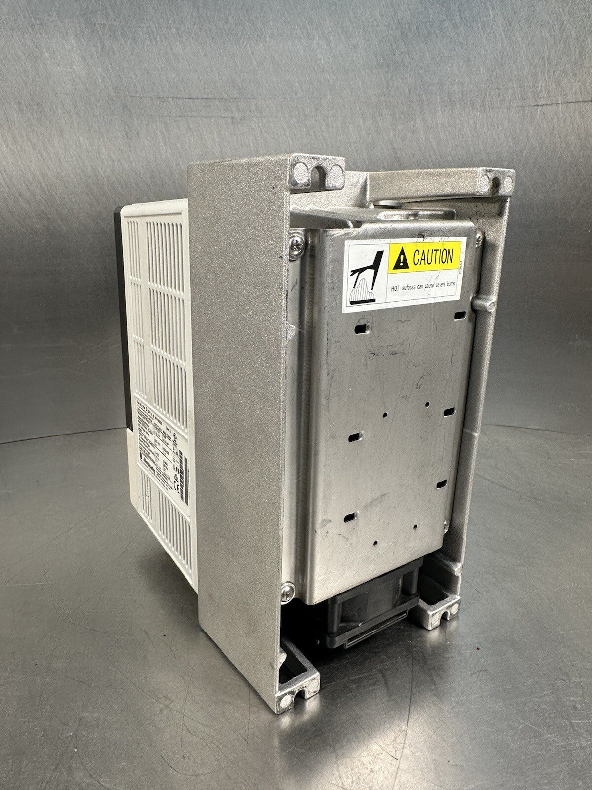 Allen-Bradley 20A D 2P1A3AYYNNC0 PowerFlex 70 480V, 1HP, 2.4A (BIN-1.4.4)