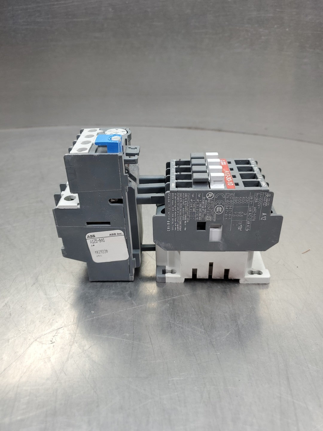 47085318