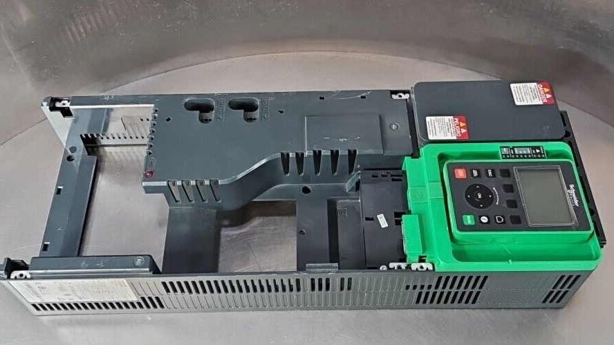Schneider ATV930D45N4 / VW3A1111 Case and Graphic Display               (BIN441)