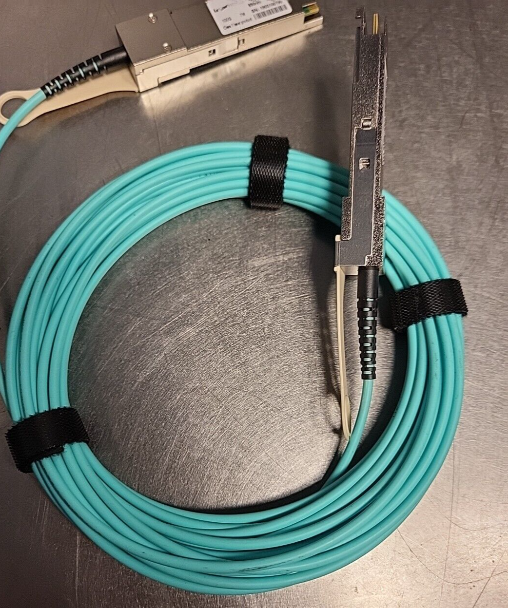 Active Optical Cable QSFP28 100Gbps, 10M, MSA Compat/AOCQP28100-010  (BIN461)