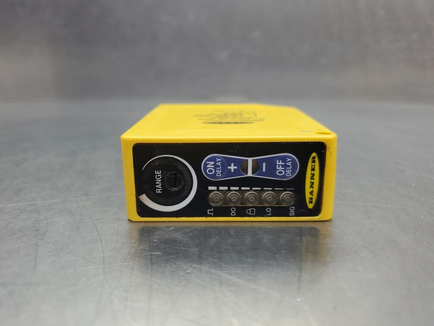 Banner Engineering Q60VR3AFV1000Q1 Adjustable Field Sensor.                5D-15