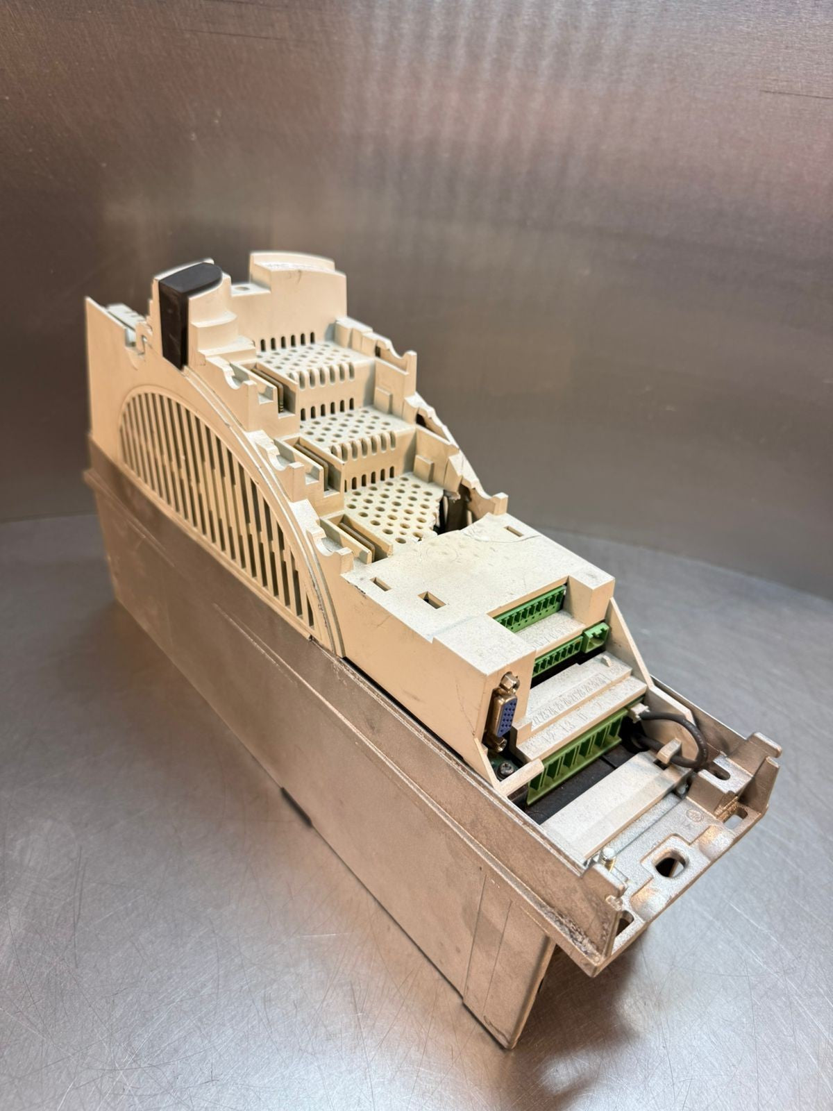 Unidrive SP1401 0.75/1.1Kw                                         (2.5.4)