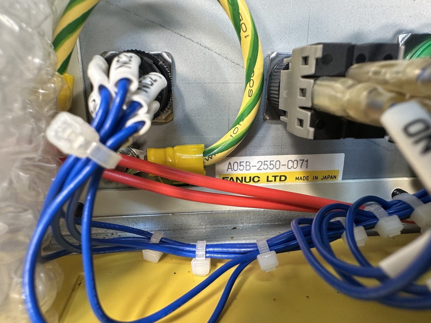R-30ia Controller A05B-2551-B160 (Fanuc 200ic Industrial Robot)      (BIN-1.6.5)