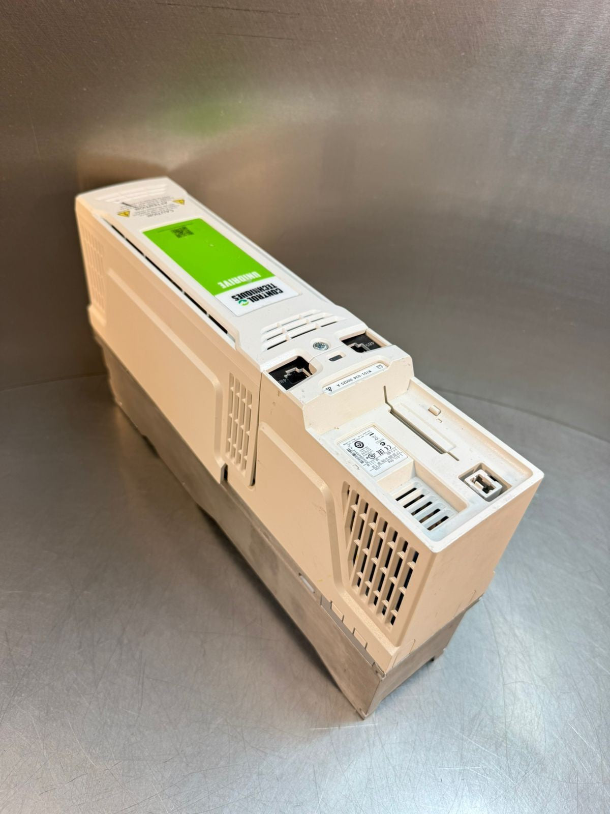 Control Techniques M701-034 00025 A Unidrive 1.0/1.5HP - 380-480V (1.5.3)