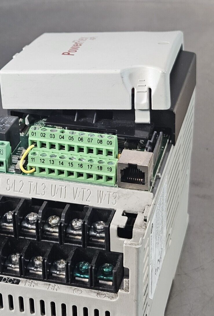 Allen-Bradley 22B-D4P0N104 PowerFlex 1.5 kW 2 HP AC Drive               (BIN744)