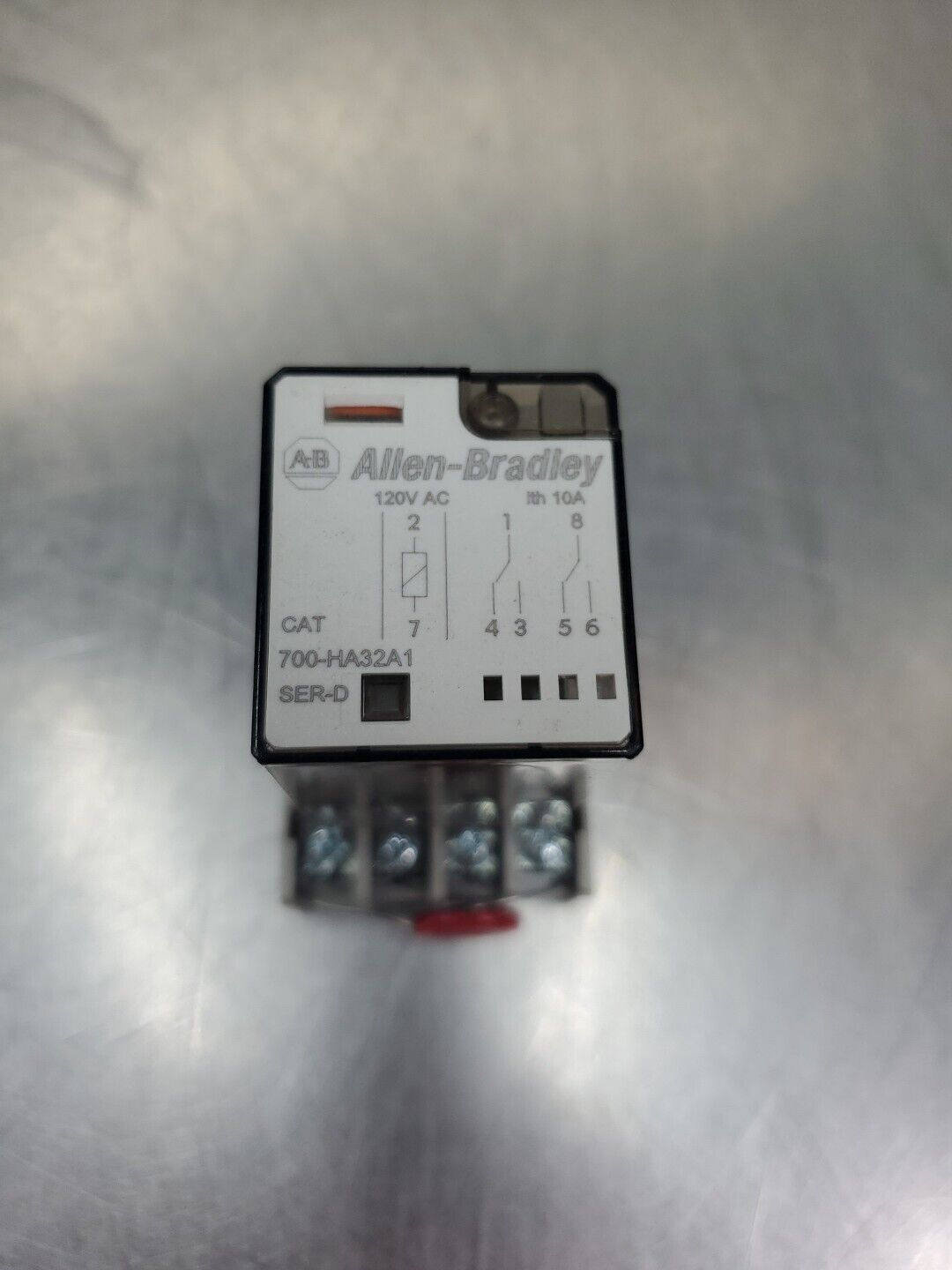 Allen-Bradley 700-HA32A1 Relay, w/700-HN125 AB Base.                       4E-34