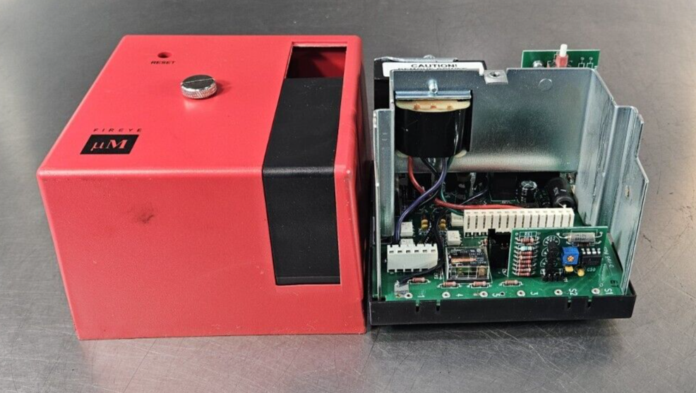 Fireye MEC320 Flame Control Module 120v 50/60Hz                         (BIN643)