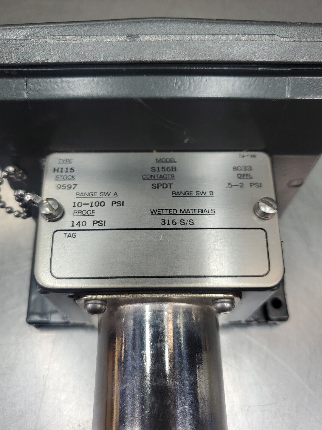 United Electric Controls S156B Type H115 Pressure Switch, 10-100psi.       6E-18