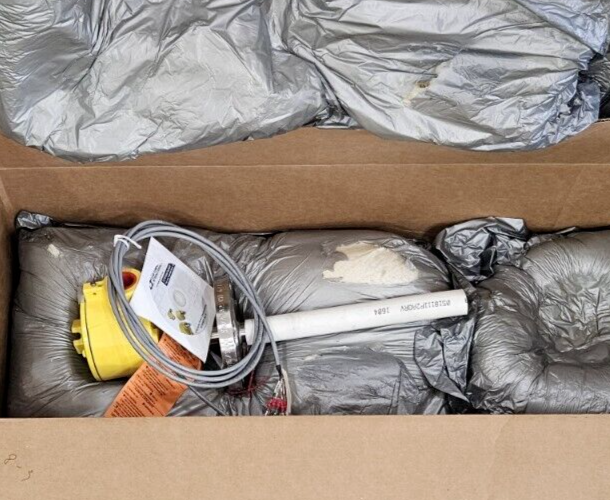 FCI FLT3S-1B2A4FWC4B03B11 Fluid Components Flow Switch + Sensor            Loc6F