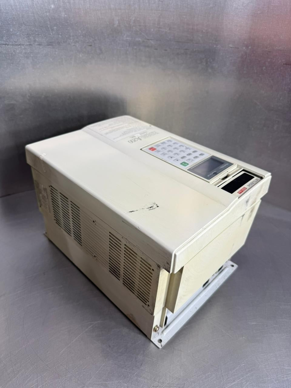 Mitsubishi FR-A240-5.5K   380-460V -Freqrol-A200 FR-A240-5.5K-TF2 (10.4.5)