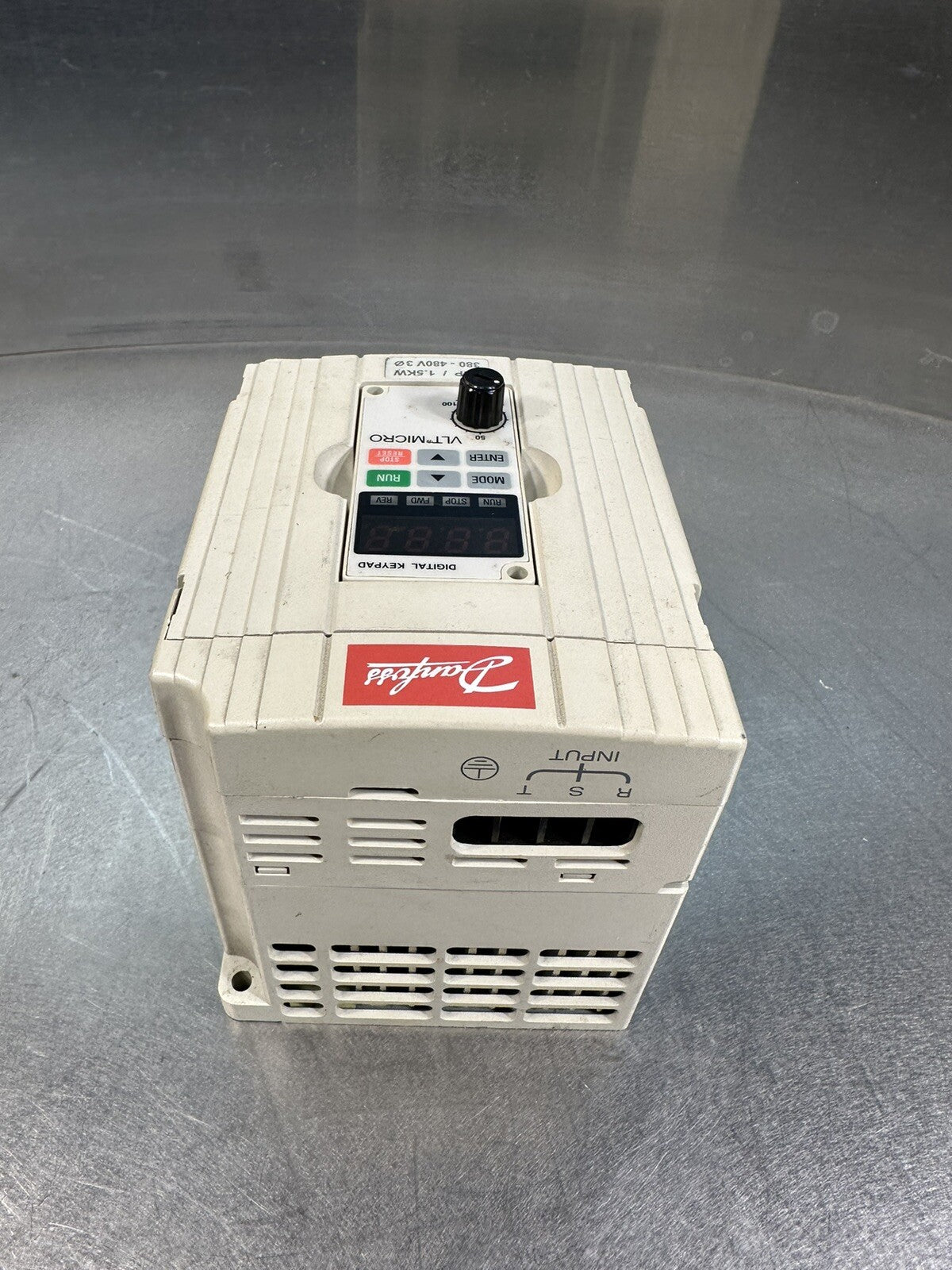 DANFOSS 176F7313 2HP 460V AC DRIVE (BIN-1.1.3)