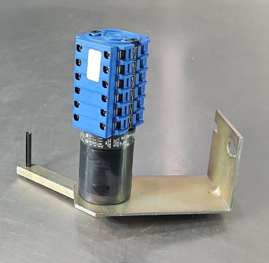 Kraus & Naimer CR10 Switch                                               loc4C17