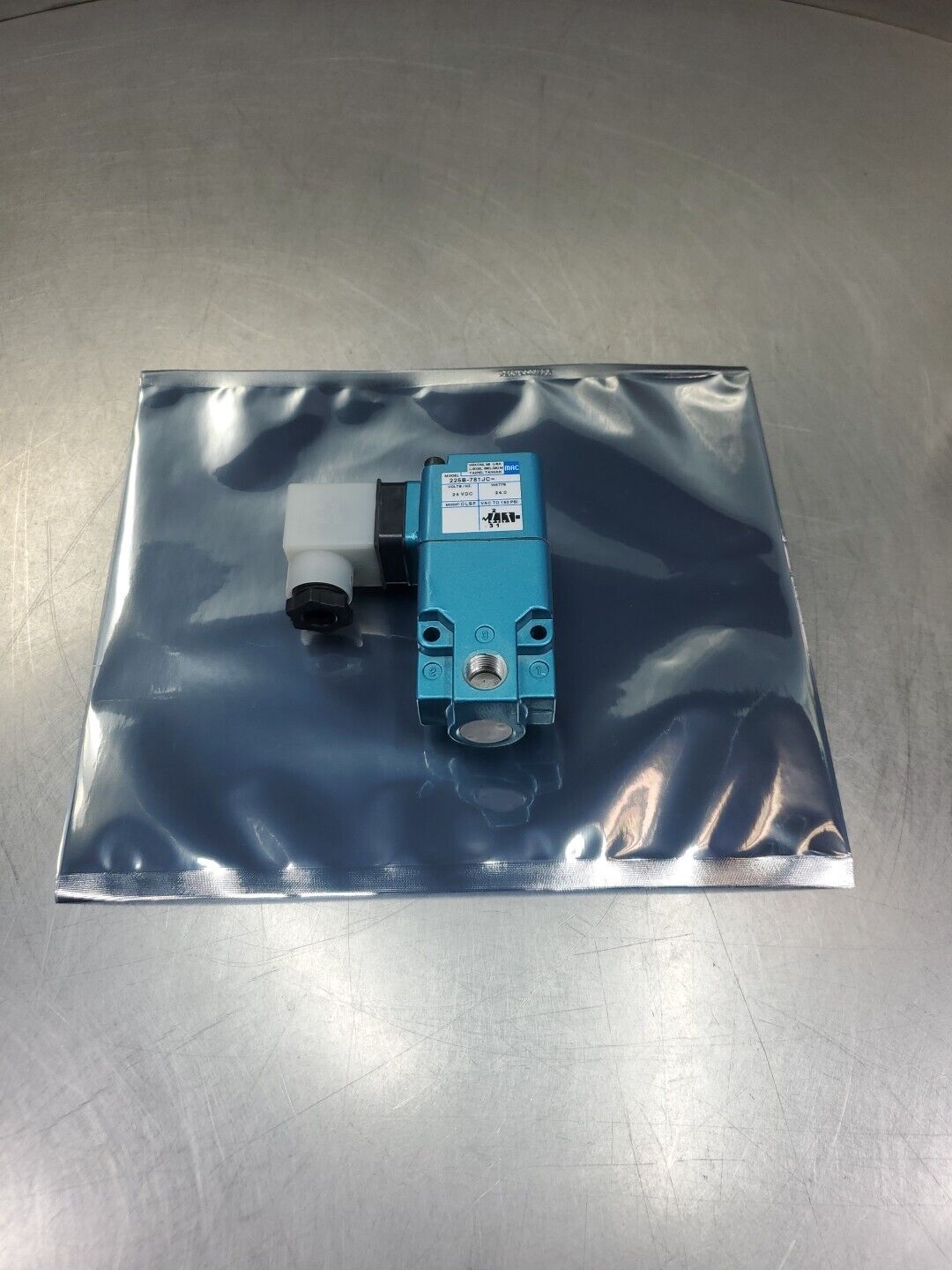 MAC 225B-781JC Solenoid Valve w/24V AC/DC Connector Module, 150PSI.        6A-12